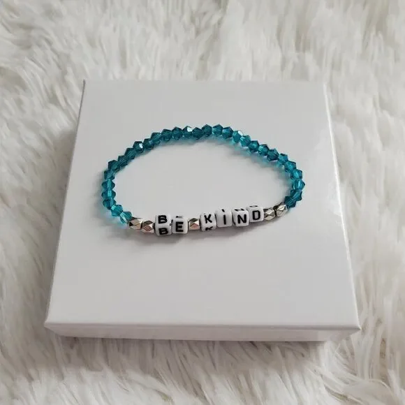 Be Kind Beaded Stretch Bracelet - Picture 9 of 14